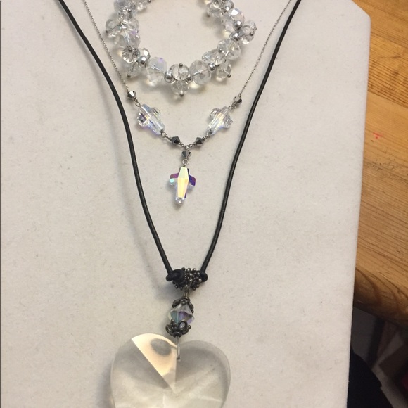 Super fun Crystal set of necklaces and bracelet - Picture 1 of 7